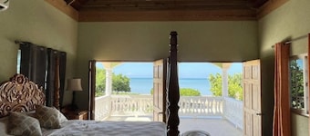 Indigo Beach Villa - Black River