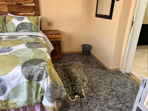 2 bedrooms, iron/ironing board, bed sheets