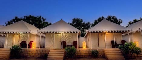 Luxury Tent, Desert view