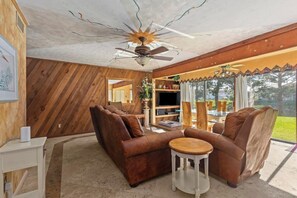 TV, offices - Sandy Beaches *Heated Pool* Pet Friendly (Destin)