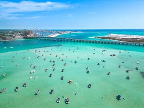 Una playa cerca