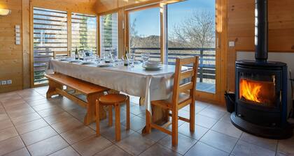 Private chalet for 12 in Montgésin, quiet, near slopes, parking available