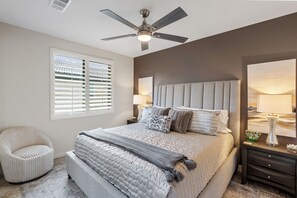 3 bedrooms, desk, WiFi, bed sheets - Desert Getaway- Private pool, access to PB & fitness centre! (Indio)