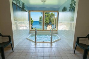 Bain à remous intérieur