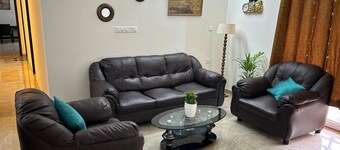 3-bedroom apartment in delightful Kanathur with AC, and spacious living area.