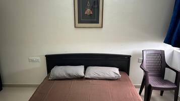 3 bedrooms, bed sheets