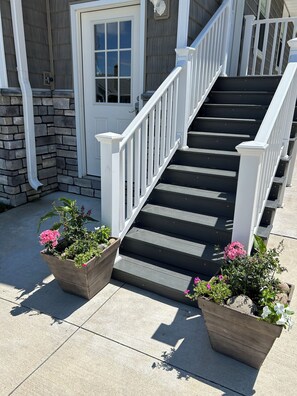 Exterior detail - House on Lake Erie Bluff! Gorgeous lakefront view with spectacular sunsets! (Lake City)