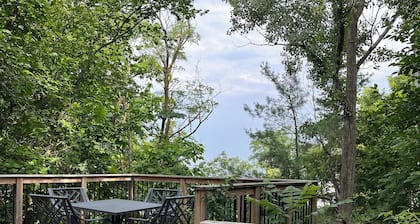 Sweet Stay By-The-Lake in Michigan City with AC, WiFi