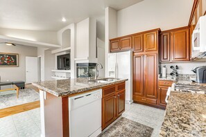 House (3 Bedrooms) | Interior - Peoria Home w/ Fenced-in Yard & Patio! (Peoria)