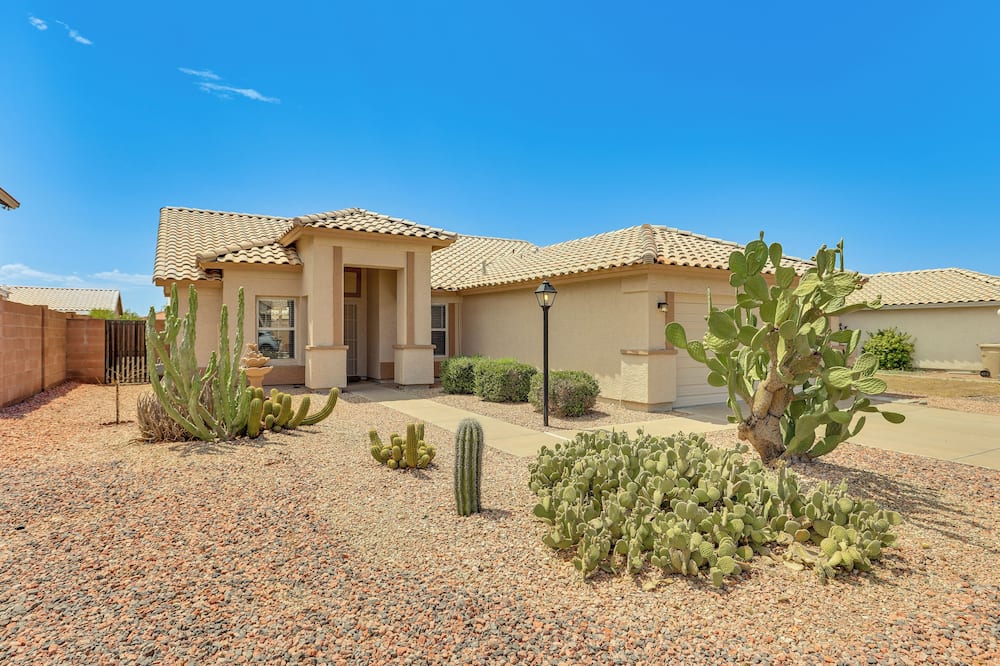 Peoria Home w/ Fenced-in Yard & Patio! - Sun City, AZ