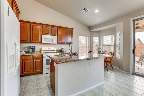 House (3 Bedrooms) | Interior