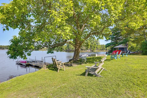 Walk to Mohican Lake: Catskills Getaway w/ Dock!