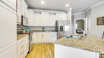 Apartment (2 Bedrooms) | Bahagian dalam