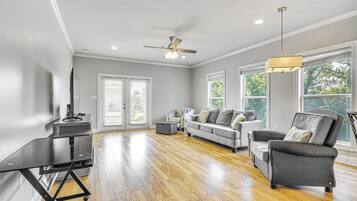 Apartment (2 Bedrooms) | Bahagian dalam