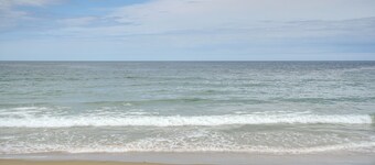 Rockport Cottage w/ Patio - Steps to Beach!