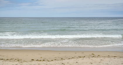 Rockport Cottage w/ Patio - Steps to Beach!