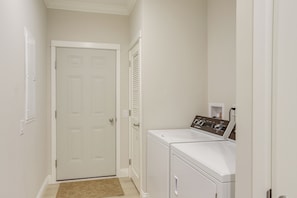 House (3 Bedrooms) | Interior - Pool & Fishing Pier Access: Marblehead Home! (Marblehead)