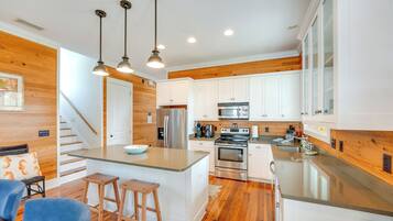 House (4 Bedrooms) | Interior