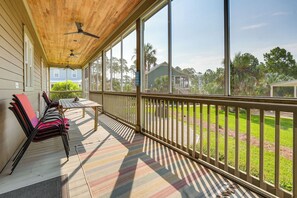 Interior - Beach & Pool Access: Peaceful St Teresa House (Carrabelle)