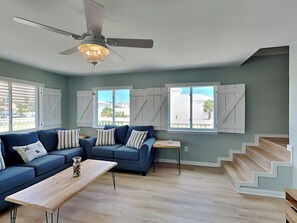 TV - PC Beach Retreat C | Close to the Beach, Wraparound Deck, Balcony! (Panama City Beach)