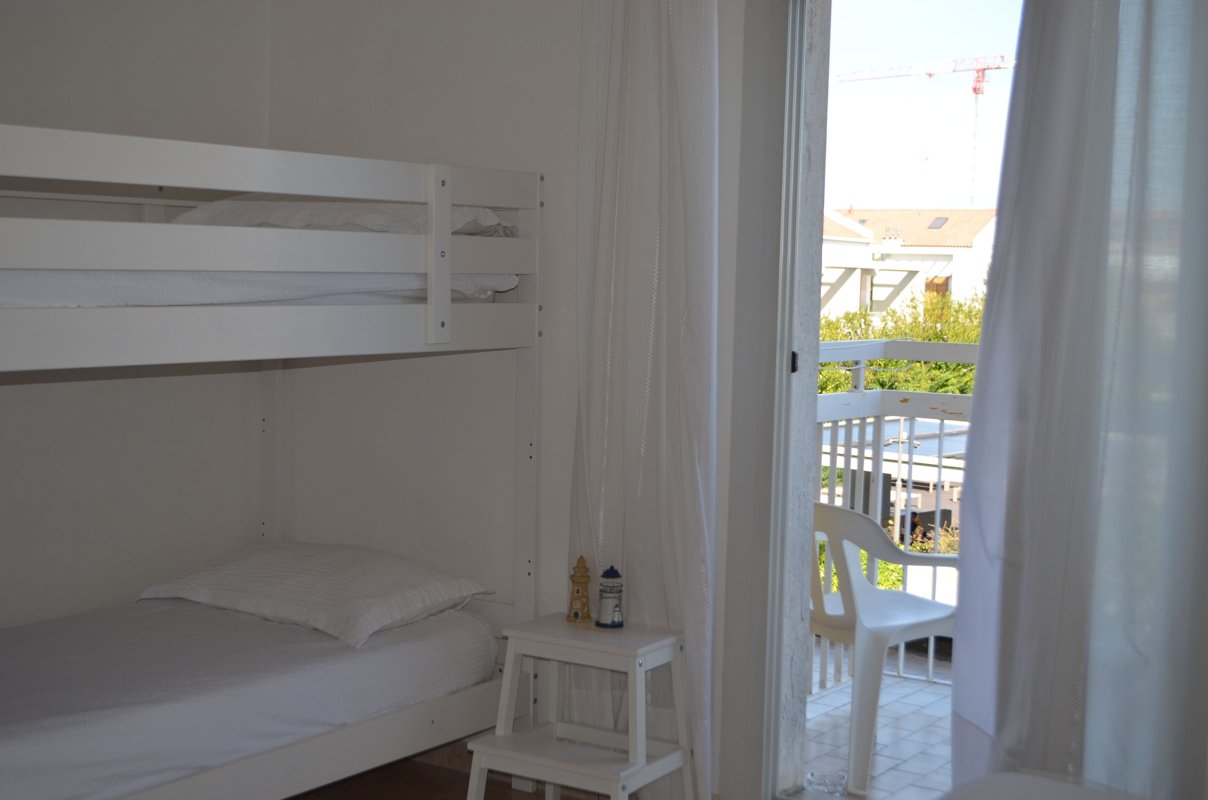 Bureau, Wi-Fi gratuit, draps fournis