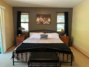 6 bedrooms, travel cot, WiFi, bed sheets - Scenic Sierra - Twain Harte Lake Access- Sleeps 18 (Twain Harte)