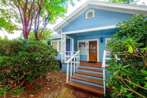 Exterior detail - Sixth Street Retreat (Gulfport)