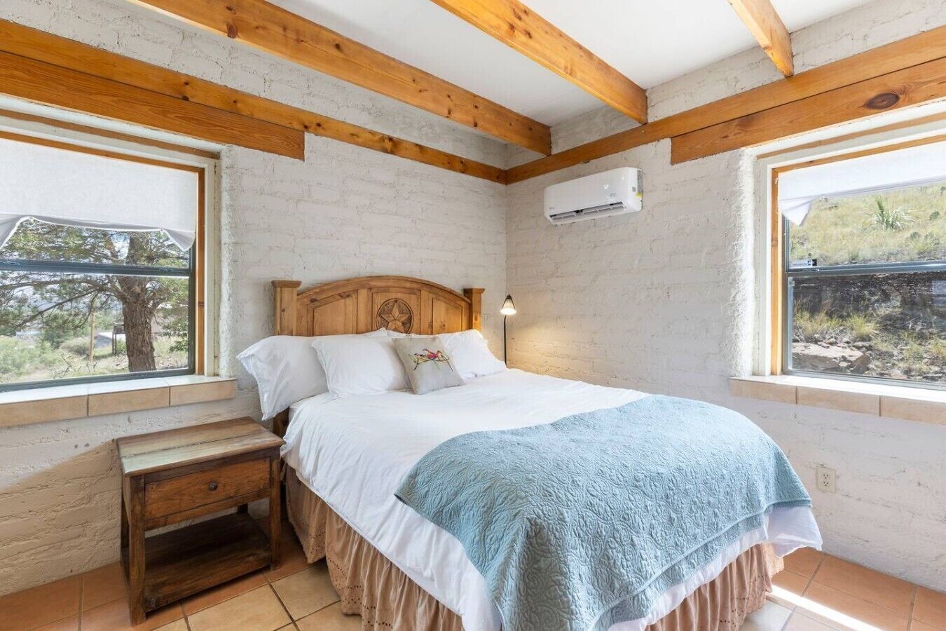 2 slaapkamers, een bureau, een strijkplank/strijkijzer, wifi