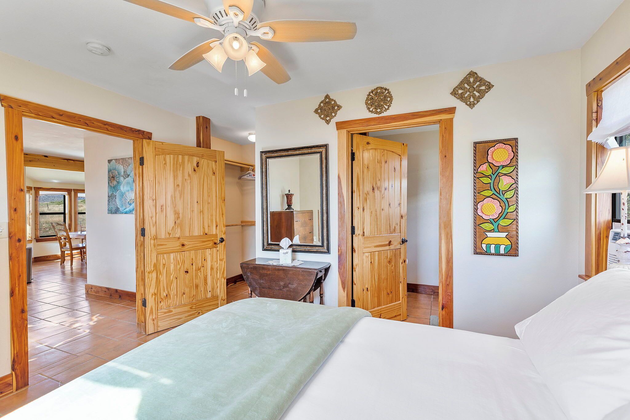 2 bedrooms, iron/ironing board, WiFi, bed sheets