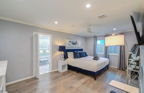 4 bedrooms, WiFi, bed sheets - Your Houston Vacation Getaway, 4-BD, Pool, Patio (Houston)