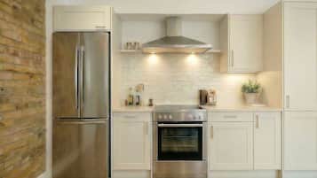 KylskÄp, mikrovÄgsugn, ugn och spishÀll