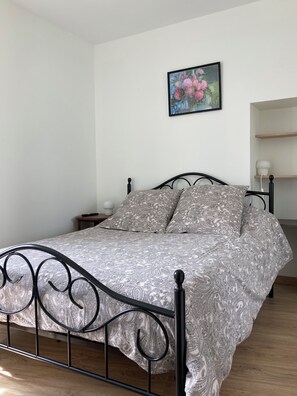 2 bedrooms, iron/ironing board, WiFi, bed sheets - Renovated, fully-equipped Compère apartment (Saint-Malon-sur-Mel)