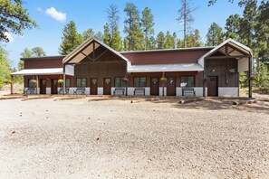 Exterior - Brand New Motel! Fireplace - Concrete Floors - Live Edge Trim - Vaulted Ceilings (Hill City)