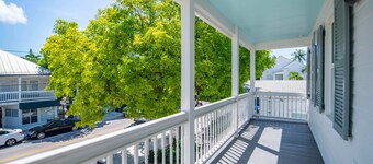 Pool &  Parking, & Near Duval - The Rigby House