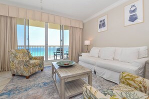 Smart TV - Serene Beachfront Condo w/ Beach Service in Central Destin! ๐ด๐๐ (Destin)