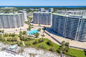 Exterior - Serene Beachfront Condo w/ Beach Service in Central Destin! ๐ด๐๐ (Destin)