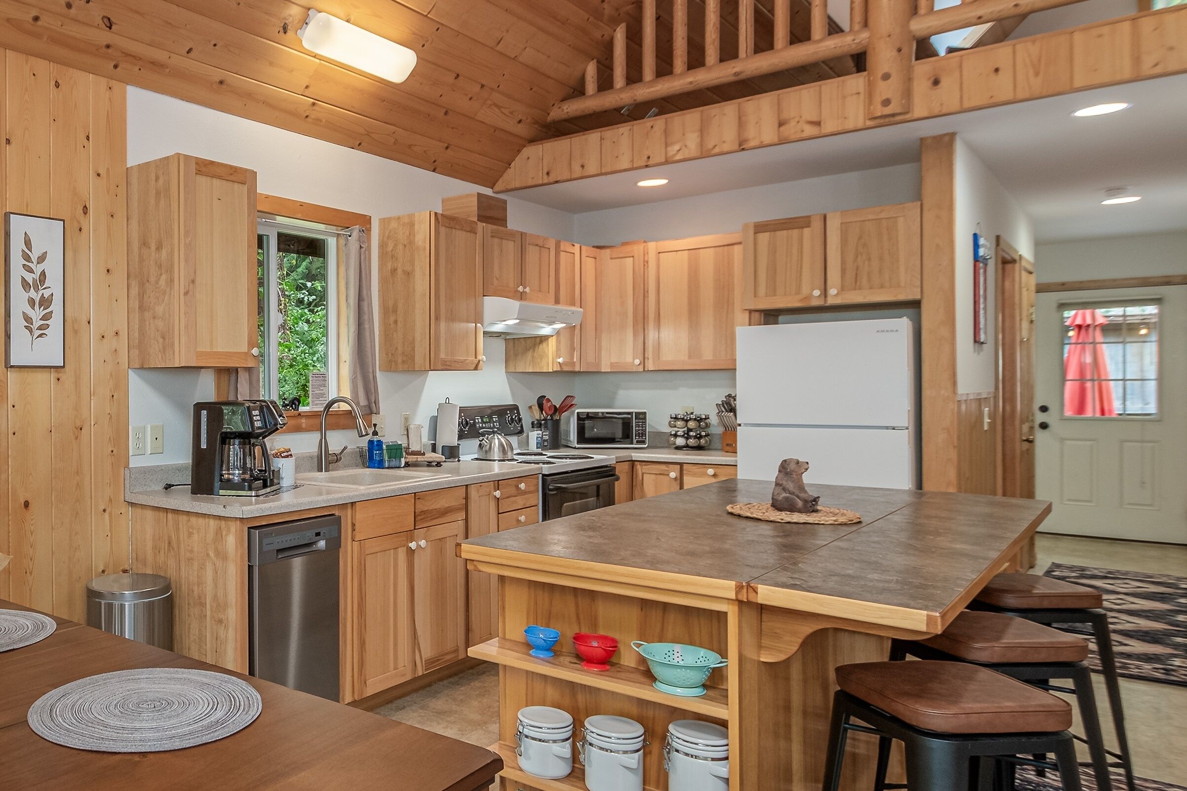 Nhà, 2 phòng ngủ | Bếp riêng | Tủ lạnh, dụng cụ pha cà phê/trà, lò nướng bánh mì 