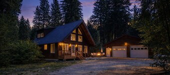 Pine River Retreat 2 Bedroom Home by RedAwning