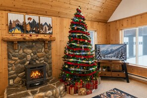 House, 2 Bedrooms | Interior - Pine River Retreat 2 Bedroom Home by RedAwning (Leavenworth)