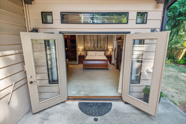 House, 4 Bedrooms | Exterior - Nature Escape: Family Home With Playroom & Office 4 Bedroom Home by RedAwning (Federal Way)