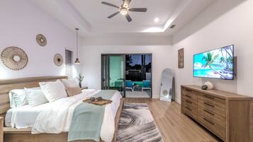 4 bedrooms, desk, iron/ironing board, travel crib