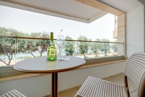 Dining - Premier Seafront Living: Ultra-luxury in Sliema (Sliema)