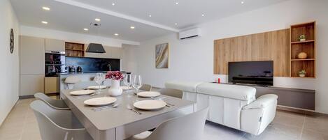 烤箱、洗碗機、鍋具/餐盤/廚房用品