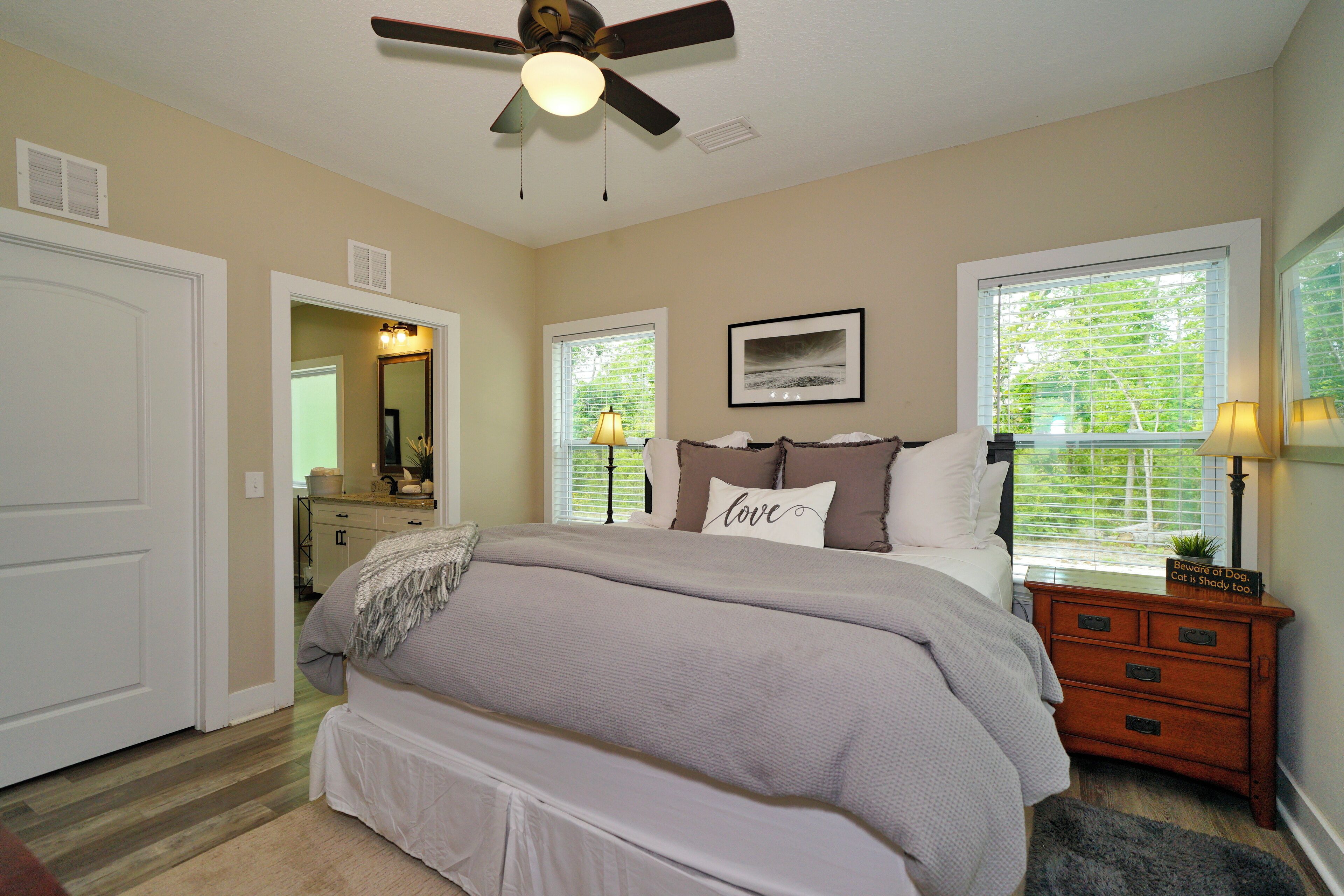 3 多间卧室、熨斗/熨衣板、旅行婴儿床、WiFi