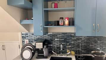冰箱、微波炉、炉灶、茶具/咖啡用具