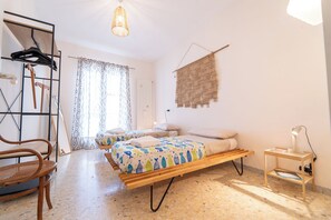 2 slaapkamers, een bureau, reisbedje, wifi