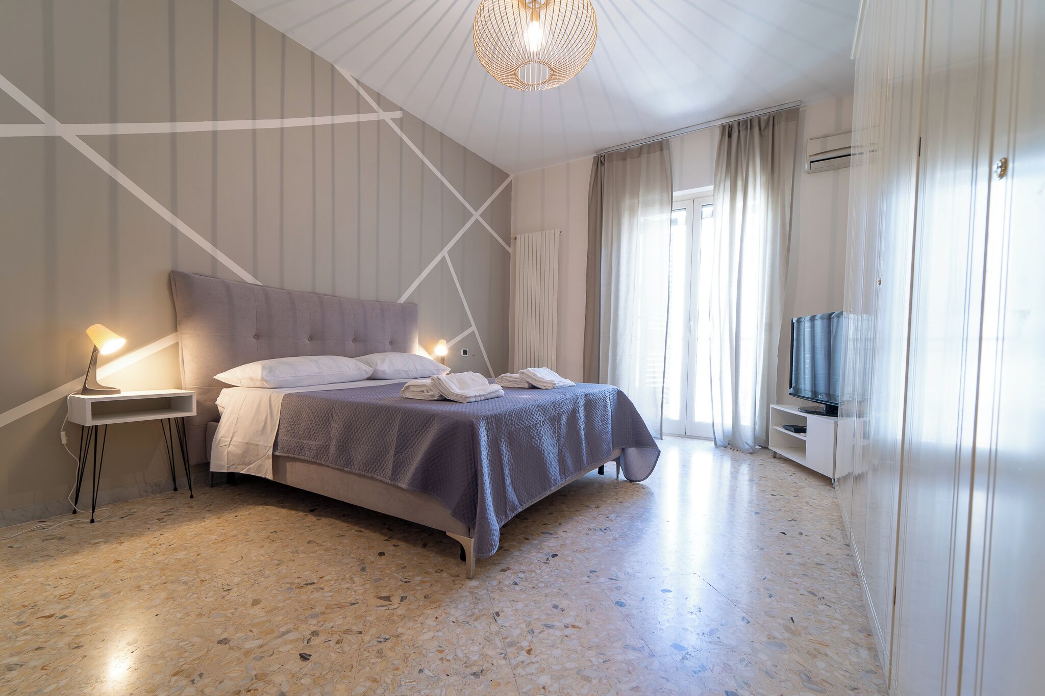 2 makuuhuonetta, työpöytä, vauvan matkasänky, Wi-Fi