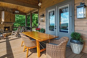 Outdoor dining - Elevated Escape Blue Ridge GA (Blue Ridge)