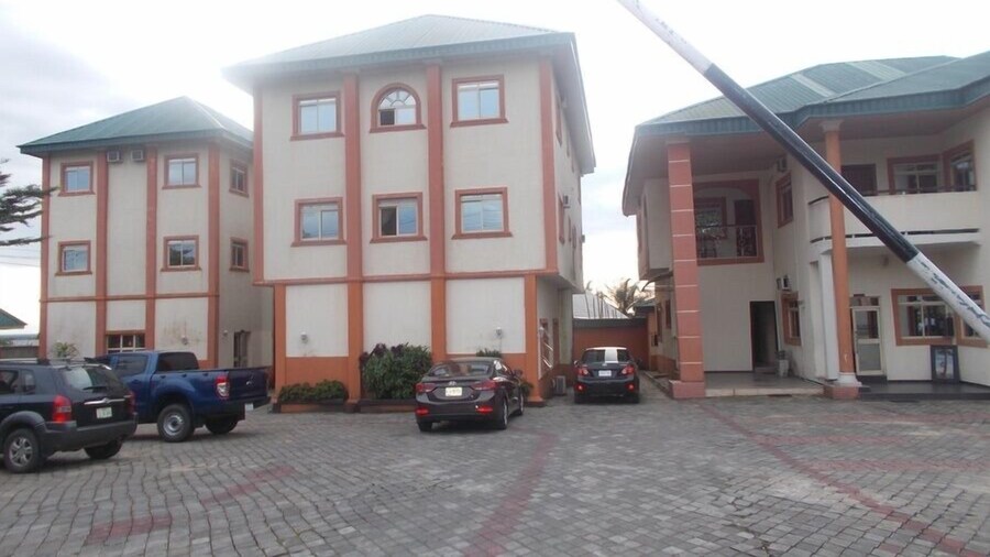 Franphinas Suites and Hotel