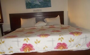 Classic Room, Balcony, City View - Franphinas Suites and Hotel (Calabar)